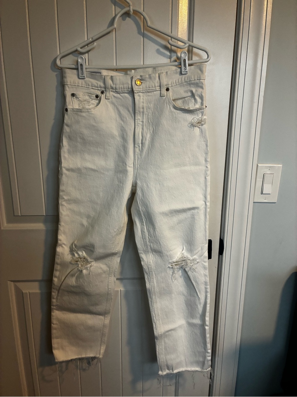 GAP White Distressed Straight-Leg Women’s Jeans